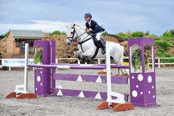 Alexander McLean Secures Victory in the Squibb Group Pony Foxhunter Second Round at Bishop Burton Alexander McLean Secures Victory in the Squibb Group Pony Foxhunter Second Round at Bishop Burton